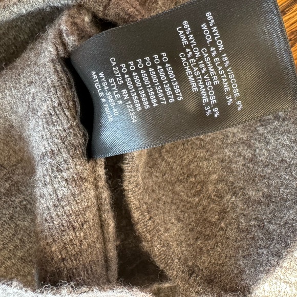 Wilfred Wooly Crop Top size medium - Picture 4 of 4